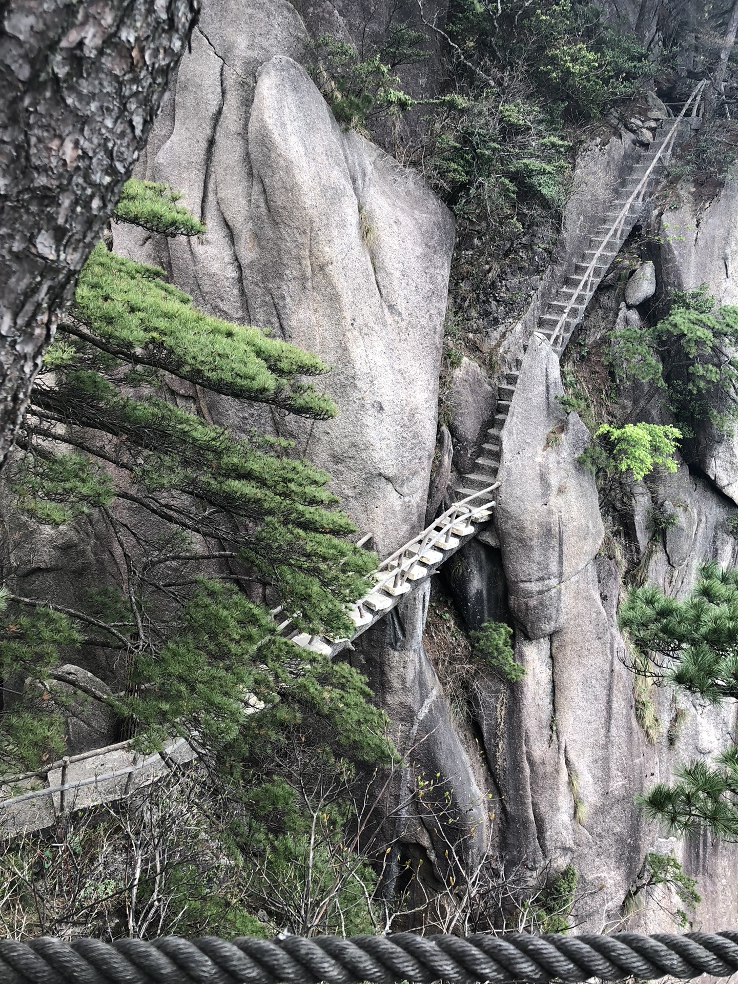 黄山-天都峰-西海大峡谷-宏村两日游