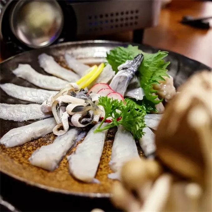               河豚火锅.by 网络