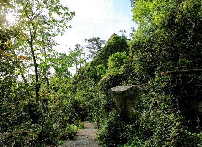 风景在路上，路在脚下