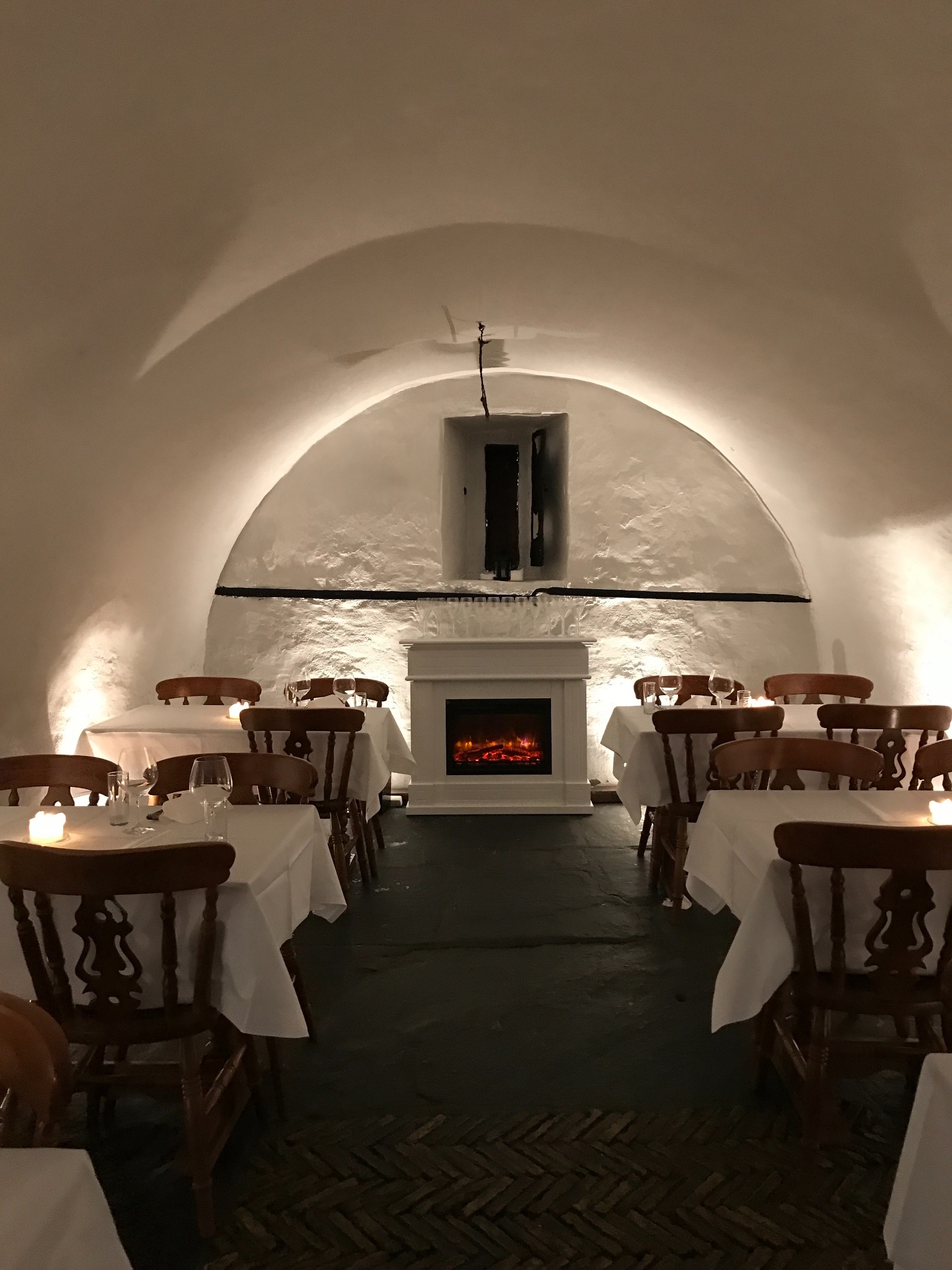 霍达兰美食-马铃薯地窖餐厅