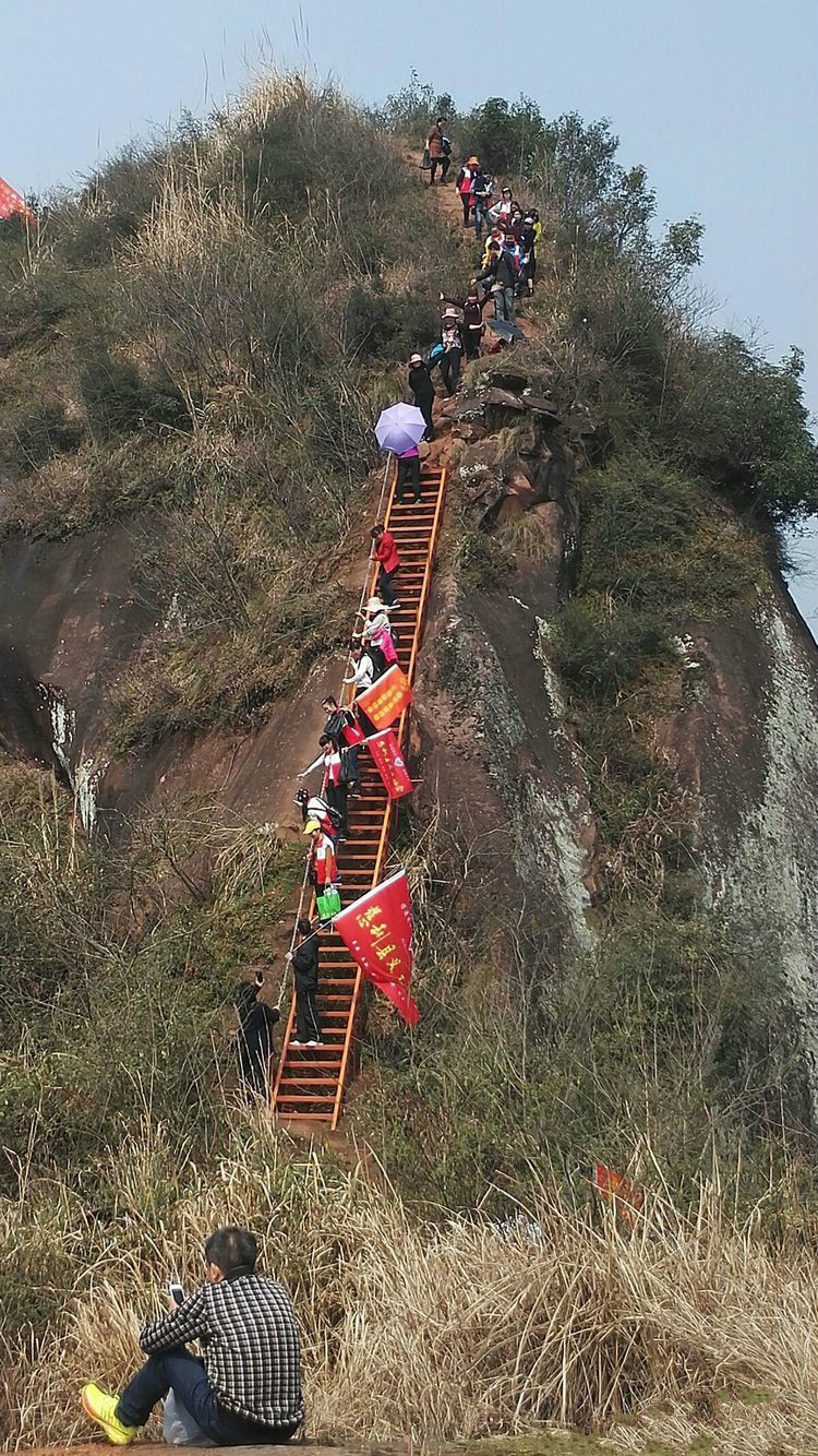 張家界紅巖嶺-空姐來跳舞,義工來美容,張家界旅遊攻略 - 馬蜂窩