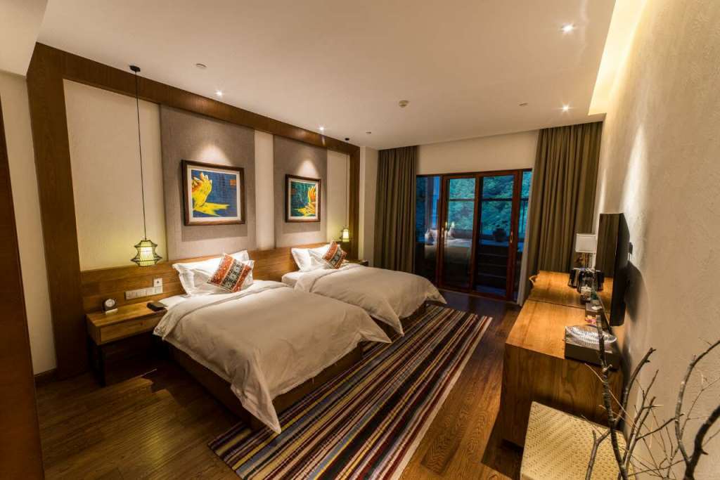 理县古尔沟华美达温泉度假酒店1晚套餐(野趣春游 自驾优选 爆火无边