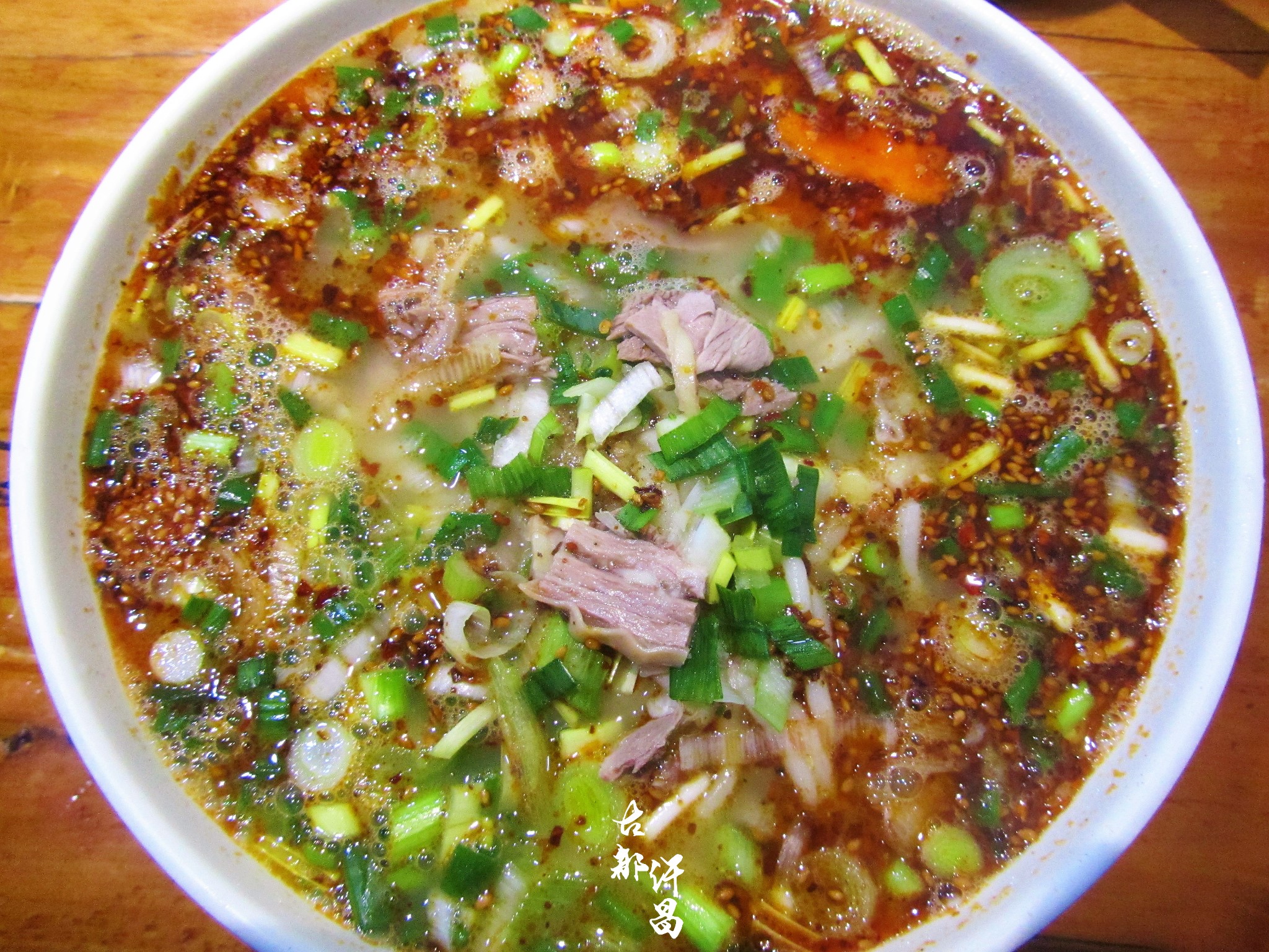               刚刚出锅的饸饹面