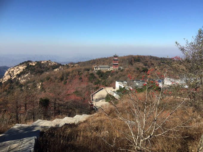 泰山最佳登顶路线 wKgED1vXm8OAIRIRAA9QQh1PfZc38.jpeg?imageView2%2F2%2Fw%2F680%2Fq%2F90%7CimageMogr2%2Fstrip%2Fquality%2F90