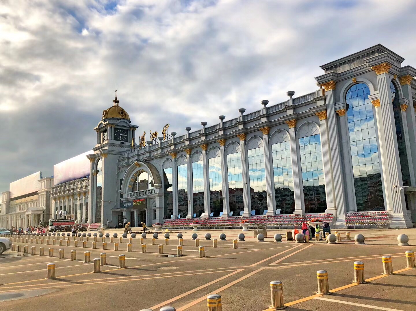 《访百年沧桑的满洲里火车站》