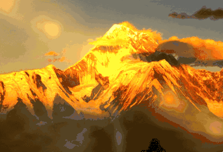 光芒万丈,看过贡嘎的日出才明白什么是"日照金山".