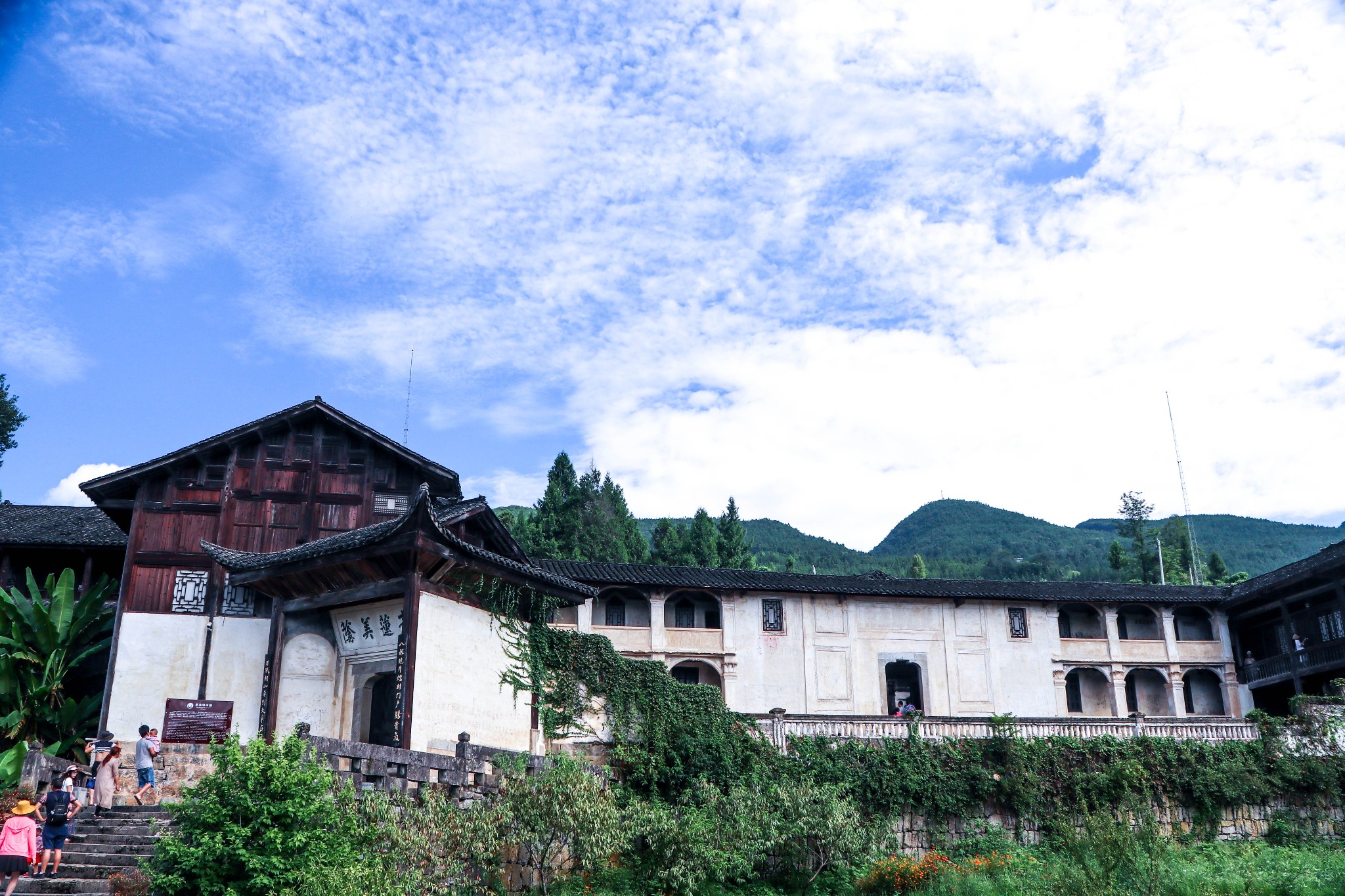 忠路镇老屋基忠路镇狮子坝忠路镇公母寨忠路镇泉口坝村原始温泉腾龙洞