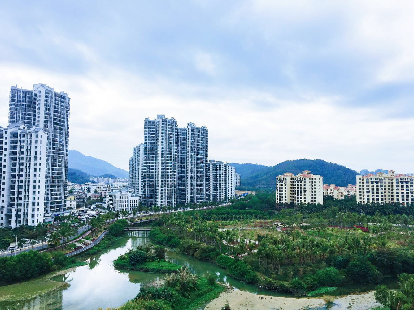 三亚LISM设计师艺术民宿(泽溪南路一巷分店)