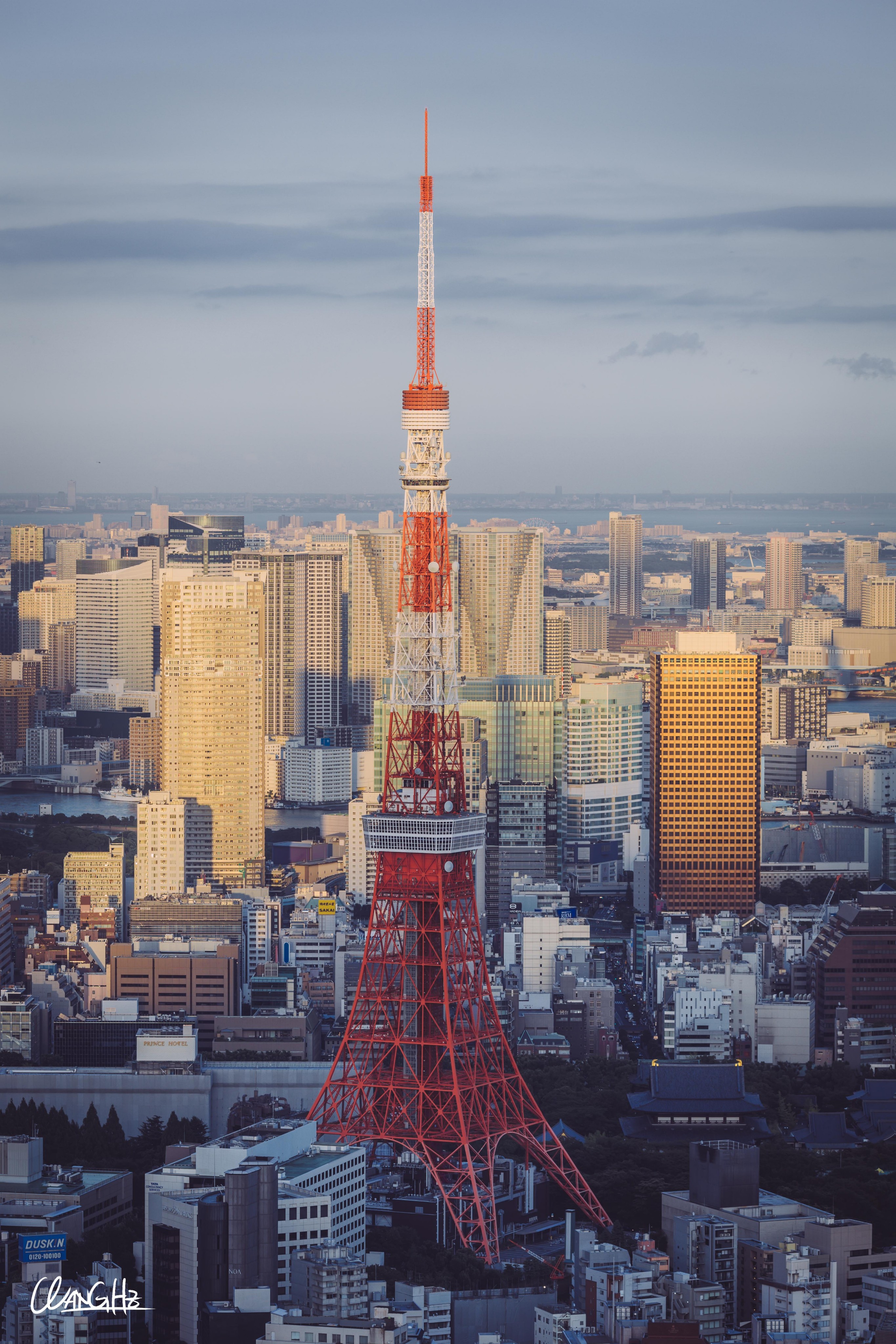 题主问题中的东京塔,天空树和六本木之丘我都去过,至于哪里有最动人的