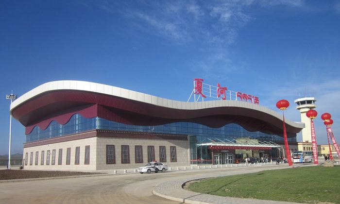 夏河机场已建成通航,目前已开通与西安,成都,拉萨,银川等客源地市场的