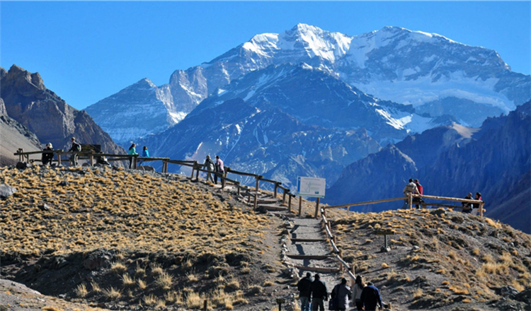 超越阿空加瓜山谷一日游