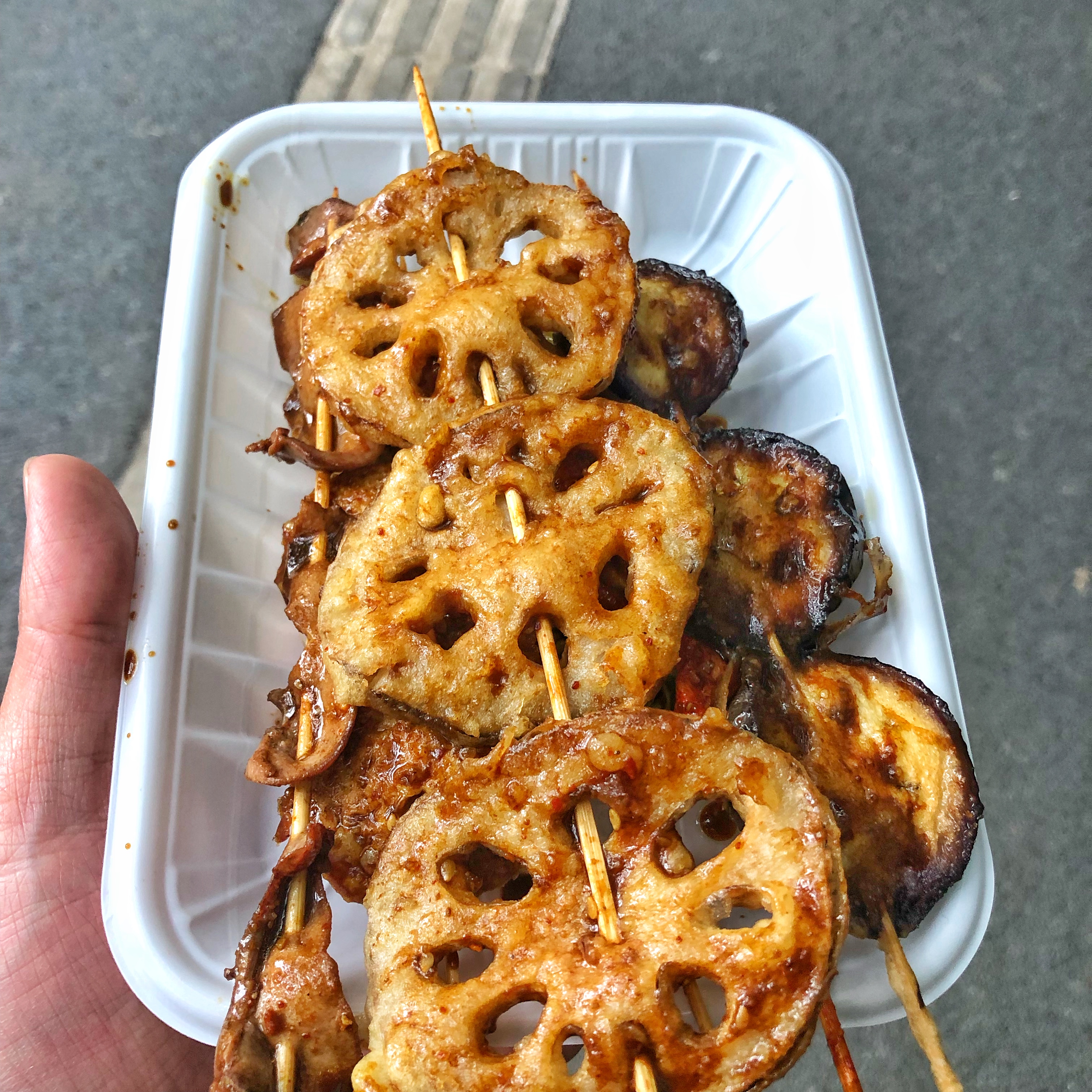 南京美食-小童年炸串五色馄饨