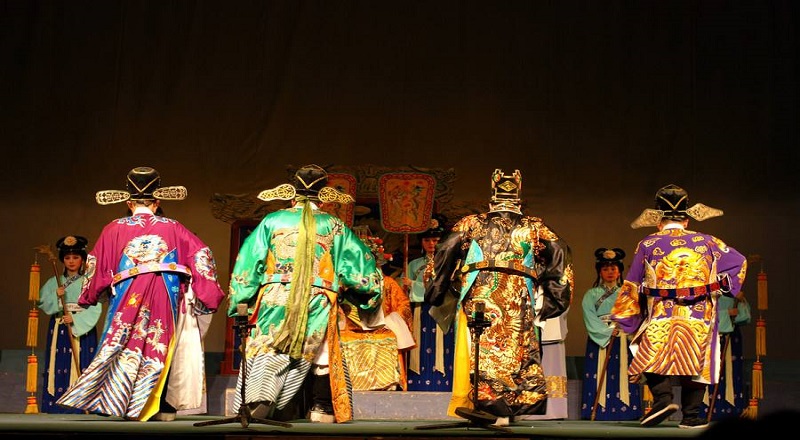 或浸泡溫泉;10:30前往【豐順萬佛園】祈福,位於豐順縣縣城湯坑鎮的 