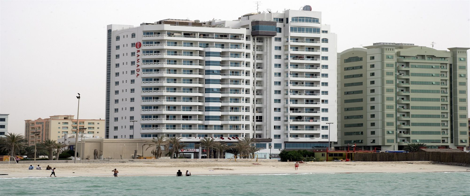 阿吉曼华美海滩酒店  Ramada Beach Hotel Ajman