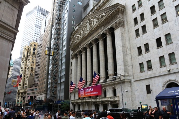 nyse(new york stock exchange)紐約證券交易所,百老匯大街18號