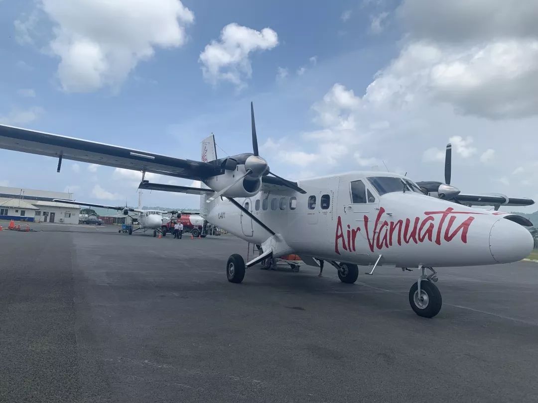 前往塔纳岛,最袖珍的机场