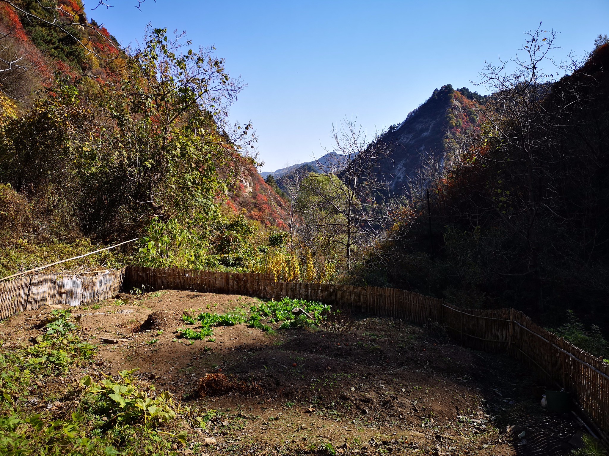 西岔沟上山眺望南五台