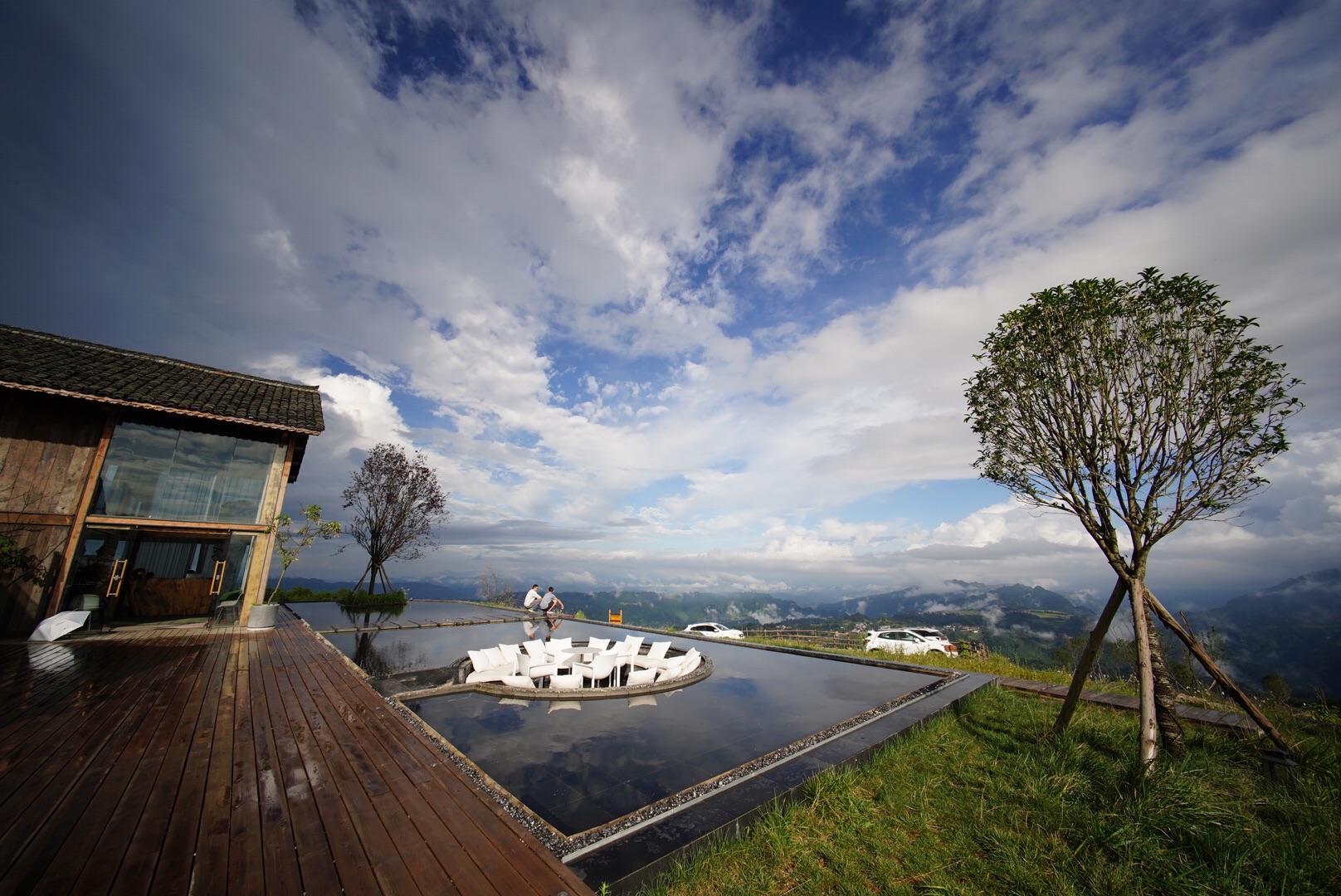 悬崖上的酒店与云海贵州朴语山居