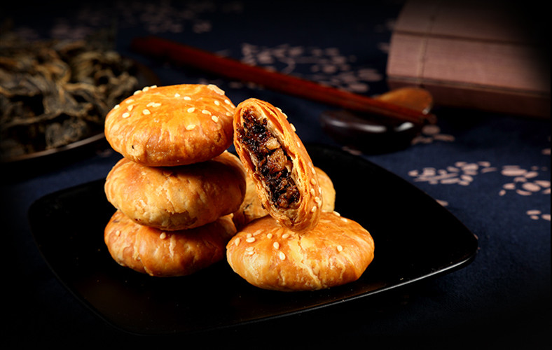 舌尖上的非遗 | 一口咬下去,既酥又脆,满嘴留香的徽州烧饼