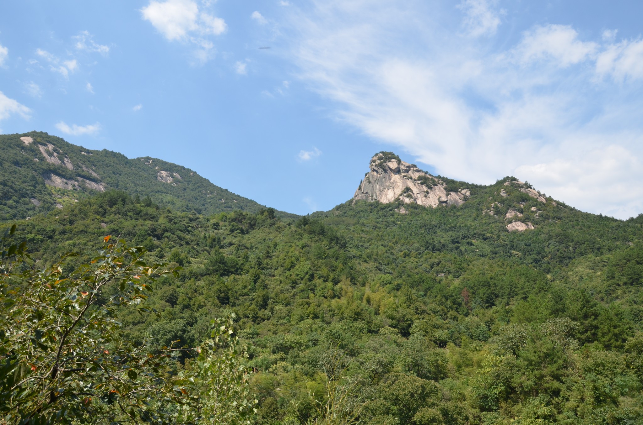 麻城龜峰山景區羅田燕兒谷週末天氣好,老肖帶我們出去玩,週六遊覽了