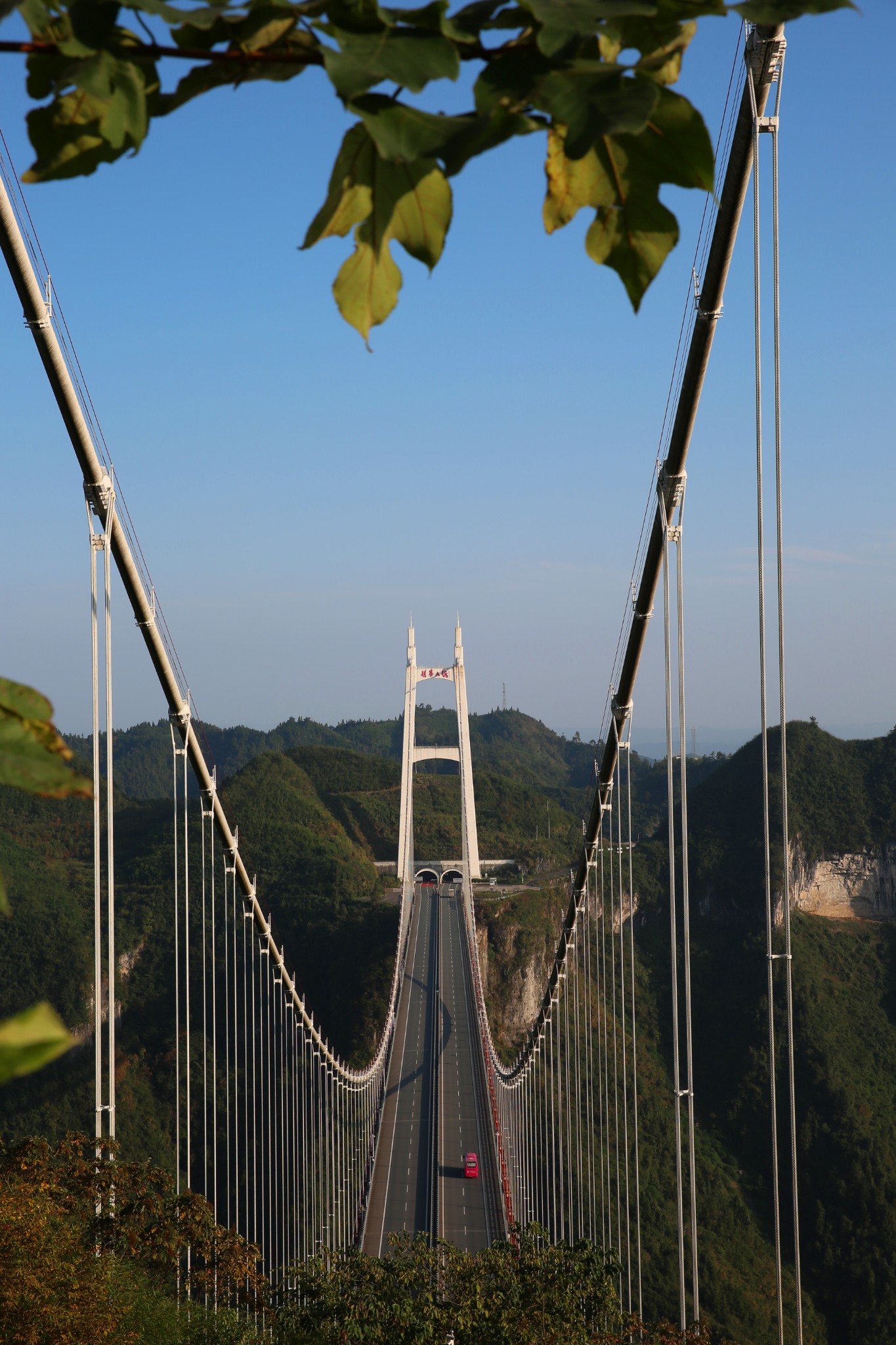 自驾大湘西,惊xi(a)在吉首【矮寨大桥,天问台,乾州古城】,吉首旅游