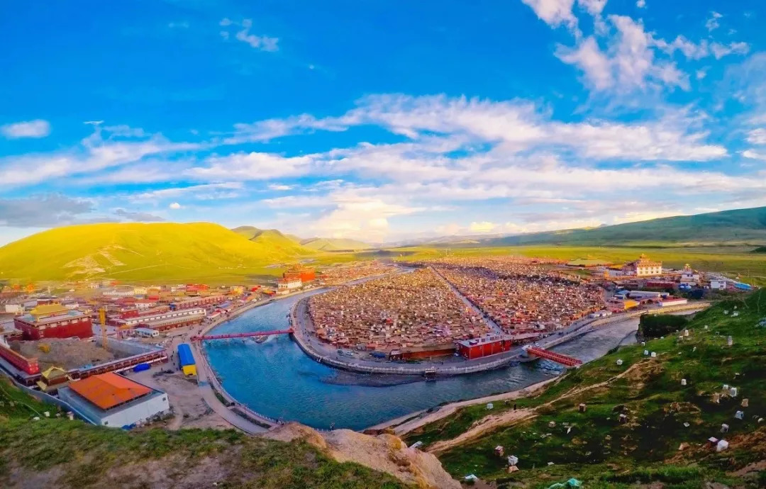 亚青川西的另一个红色佛国