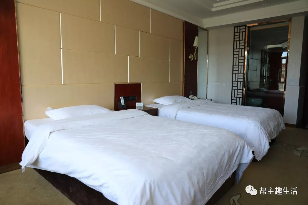 尼石碓-- 三江 源纪念碑—唐僧晒经台(途径)--渡口白塔—拉布民俗村