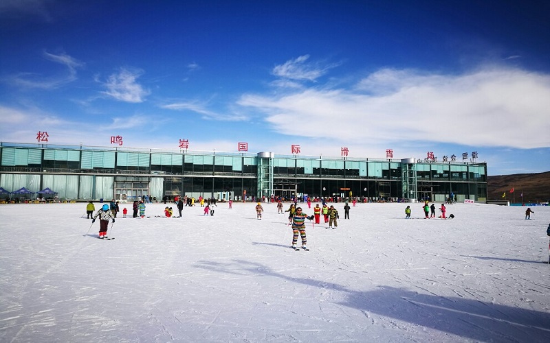 周末出游冬季滑雪 临夏松鸣岩滑雪票(滑雪三件套 周末不固定演出 寄存