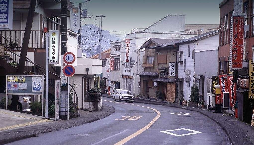 日式街道結合現代建築,使它完美保留著傳統祭典與風俗.