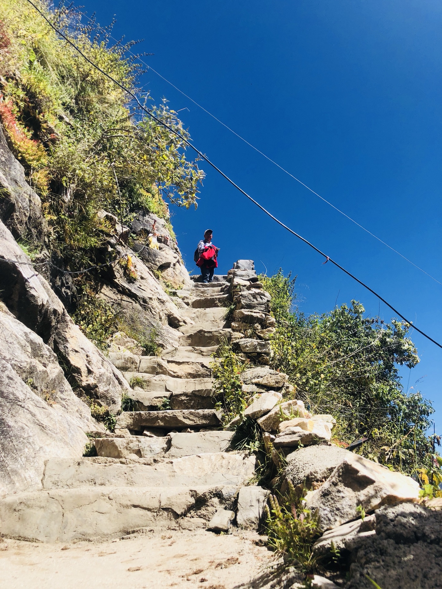 探秘山南扎央宗溶洞在静谧中感受莲花生大师修行之地