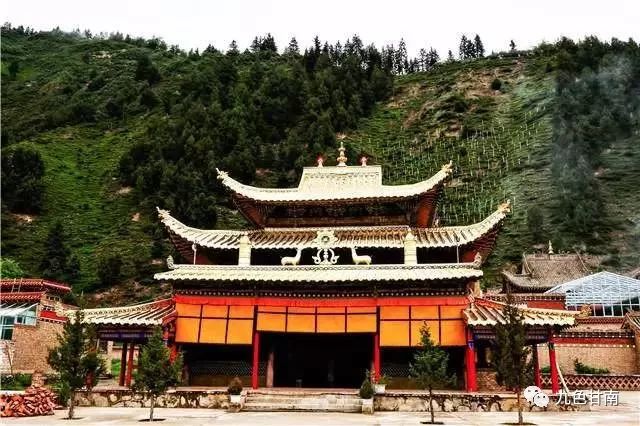 贡巴寺又名万寿寺,位于卓尼县城西南 63公里的刀告乡境内