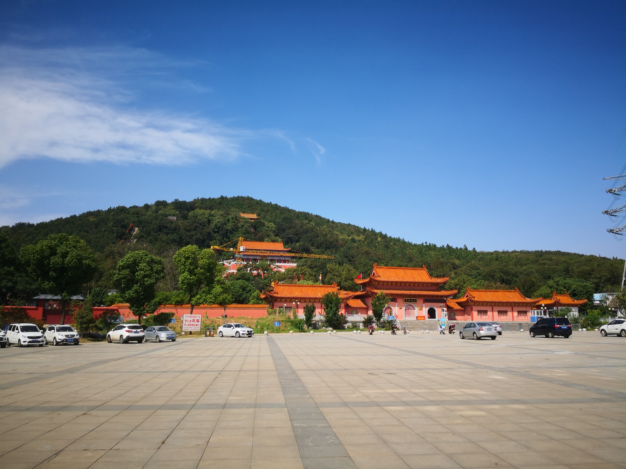 山峦秀美,香火机盛,俯瞰长江,北眺西山.马鞍山小九华寺