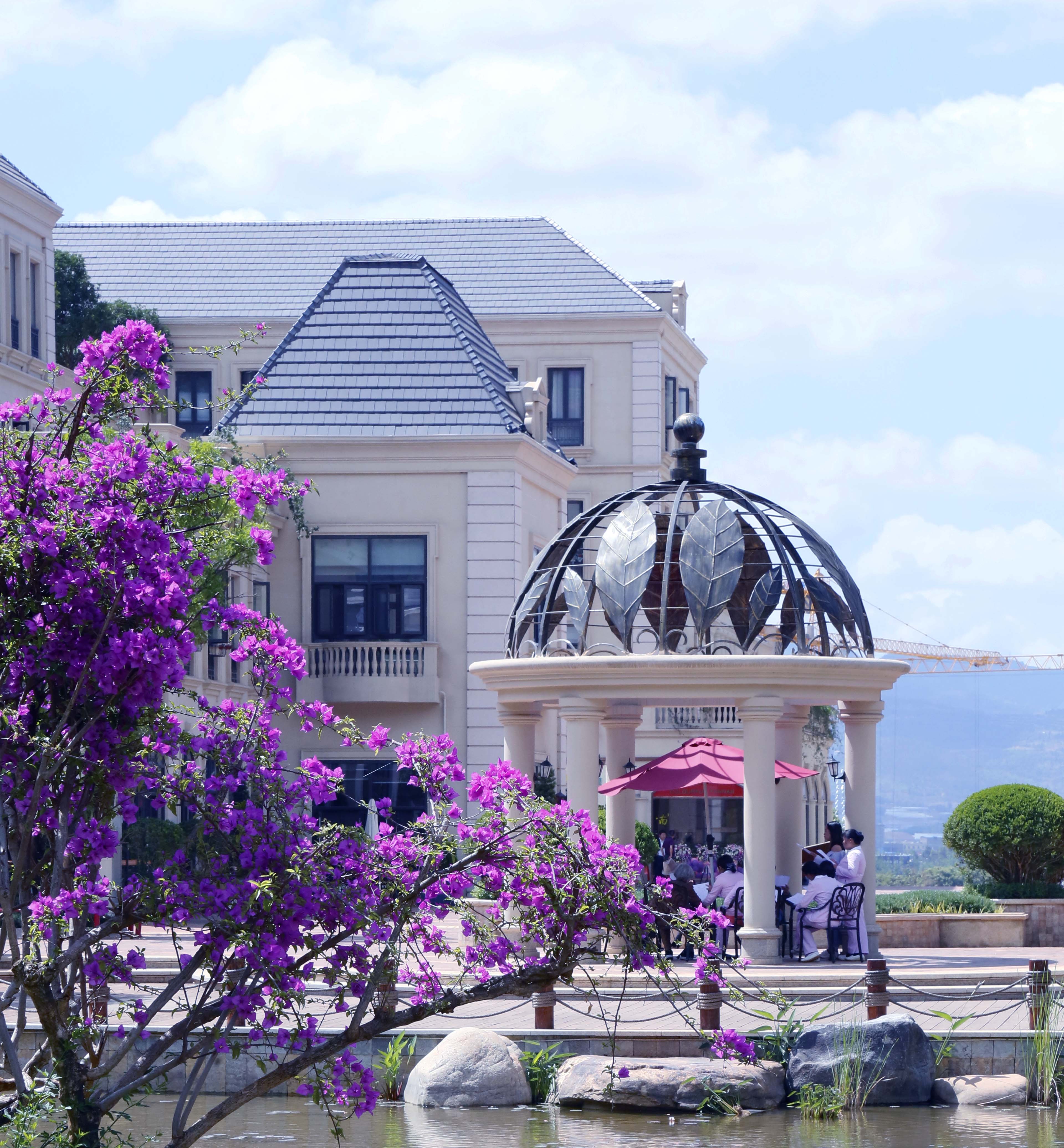 昆明古滇度假酒店1晚七彩云南欢乐世界古滇温泉萌宠乐园