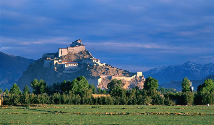 问鼎世界之巅川藏北线珠峰13日游五明佛学院震撼夜景