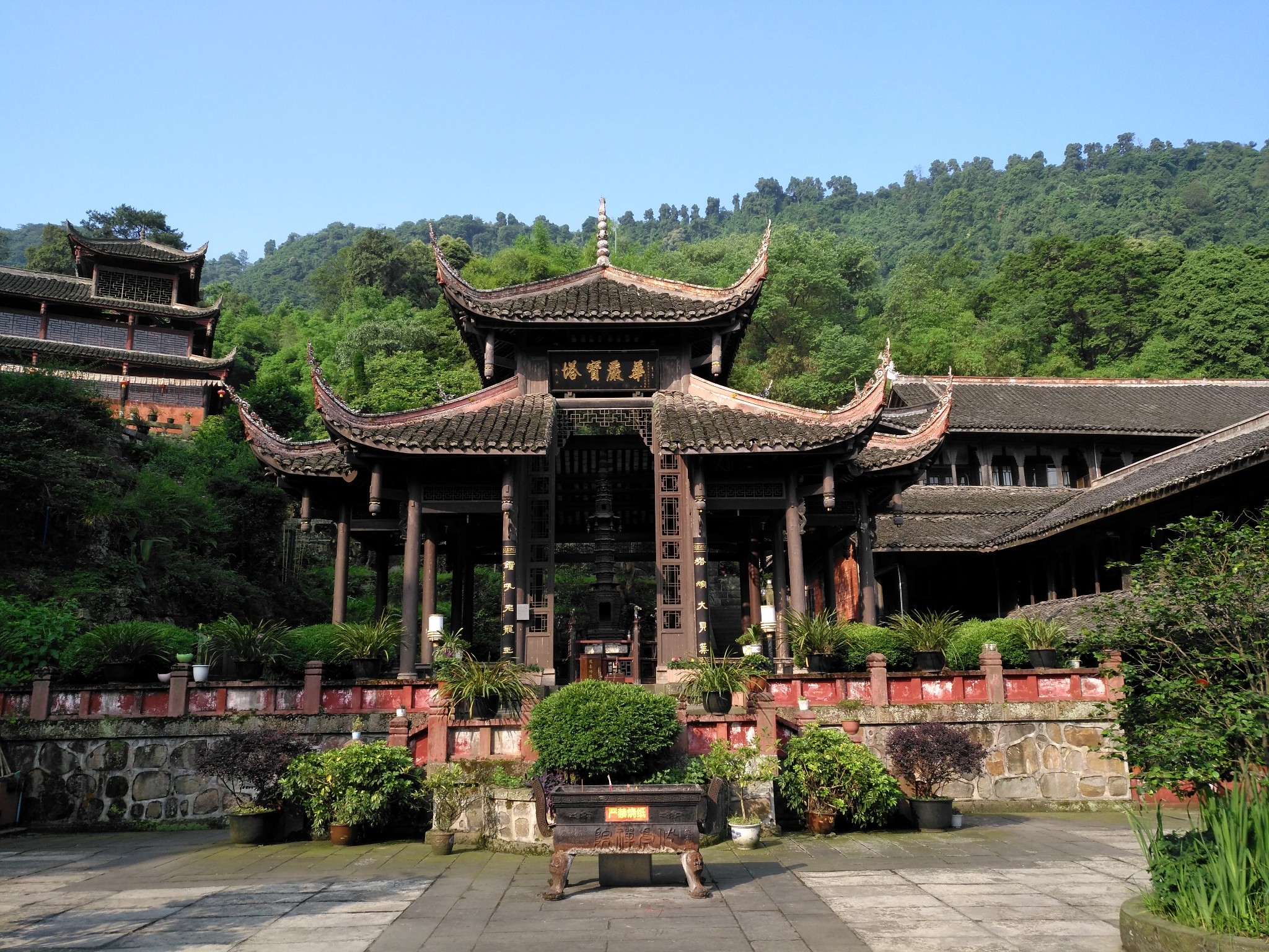 峨眉山伏虎寺,峨眉山市旅遊攻略 - 馬蜂窩