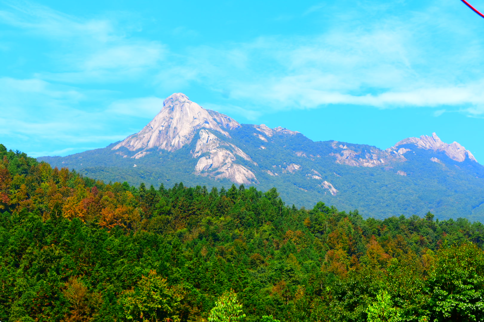 11月25日新丰云髻山,一场枫花雨石的邂逅