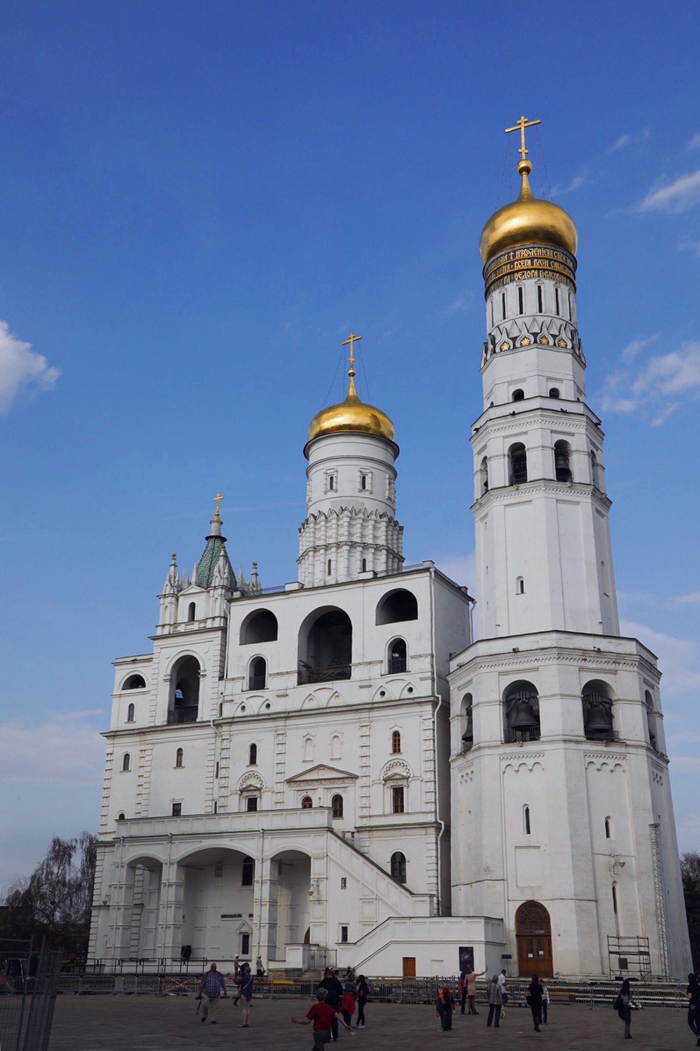 漫步克里姆林宫kremlin 他的容颜依旧隐藏于高墙深宫之中,莫斯科旅游