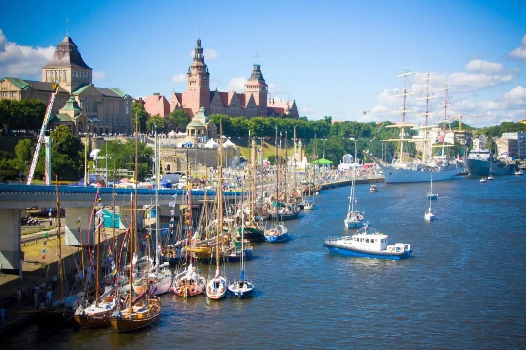 波兰什切青旅行指南拥有德国风的蔚蓝边境小城