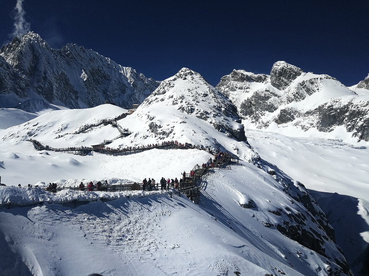 玉龙雪山4506石碑