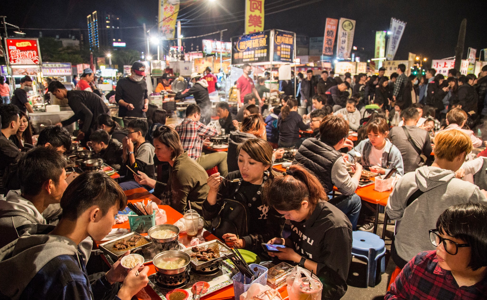 在台南的花园夜市 揣着50台币的我馋得口水直流