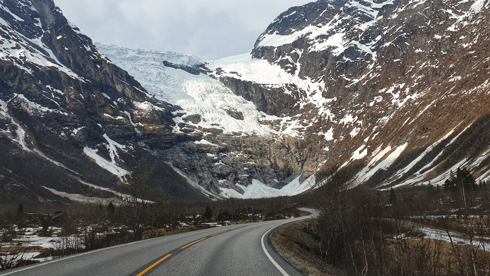 【巴里斯川景点图片】boeyabreen glacier