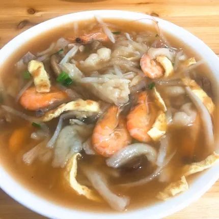 麦虾的"虾",就像山西的拨鱼儿,四川的凉虾一样,无鱼无虾,因形得名.