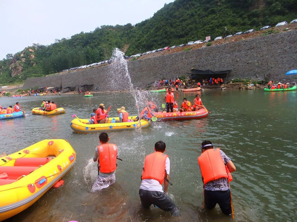 北京樂谷銀灘景區高山峽谷漂流玻璃棧道拼車北京旅遊