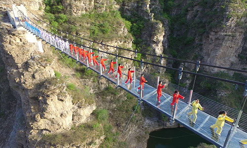 北京樂谷銀灘景區高山峽谷漂流玻璃棧道拼車北京旅遊