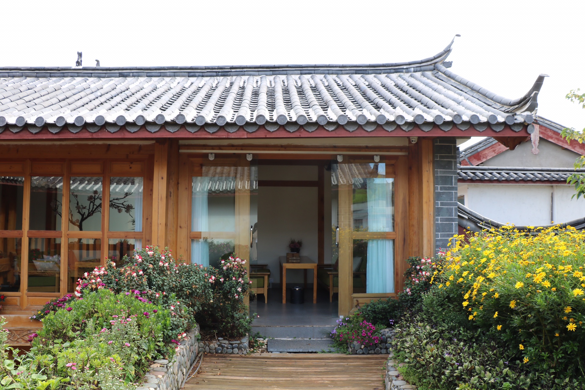 拾花舍旅拍民宿维笙山海酒店本篇游记共含757个文字,0张图片.