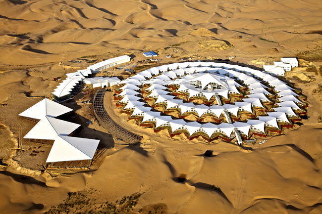 打卡网红酒店内蒙古响沙湾莲花沙漠度假酒店2天1晚酒店套餐单人价嗨玩