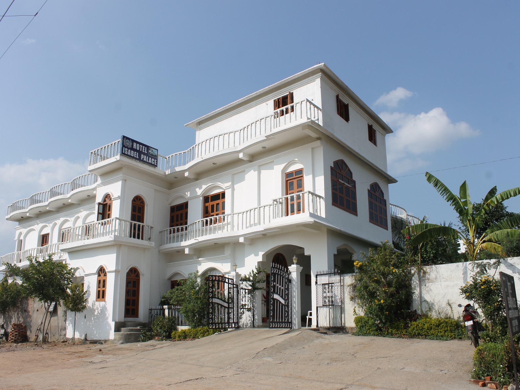 伊莎贝尔宫殿酒店 Hotel Isabel Palace