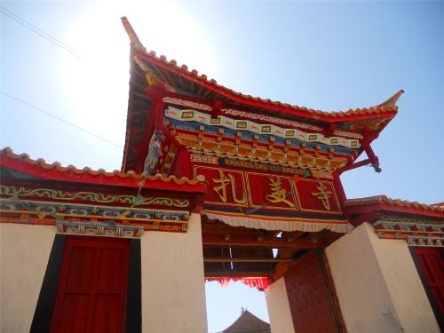 泸沽湖3大特色游览线路攻略环湖环坝大香格里拉