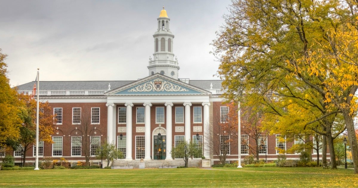 美国东海岸 自由行攻略                     哈佛大学是美国最古老的