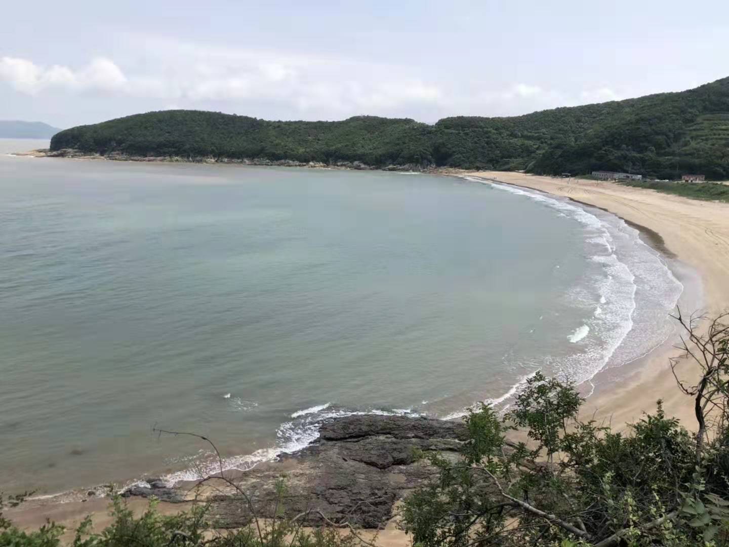 东旦沙滩变脸东旦时尚运动沙滩